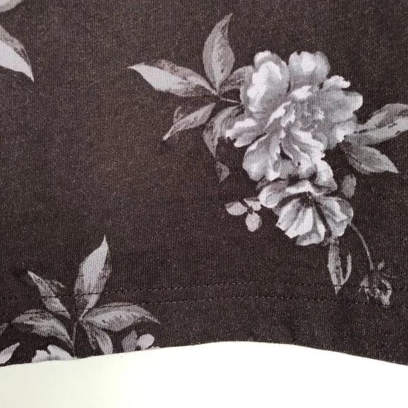 Long Sleeve Cotton Tee with Floral Design - Picture 16 of 16